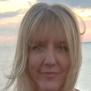 Meet your Posher, Dena